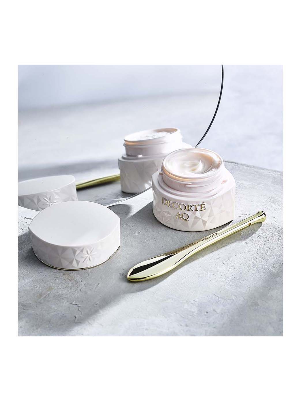 Decorte Aq Concentrate Neck Cream